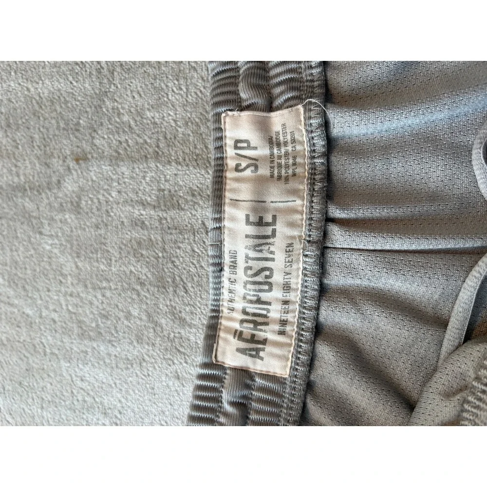 Aeropostale Basketball Shorts Mens Small Gray Athletic Striped A87 Logo